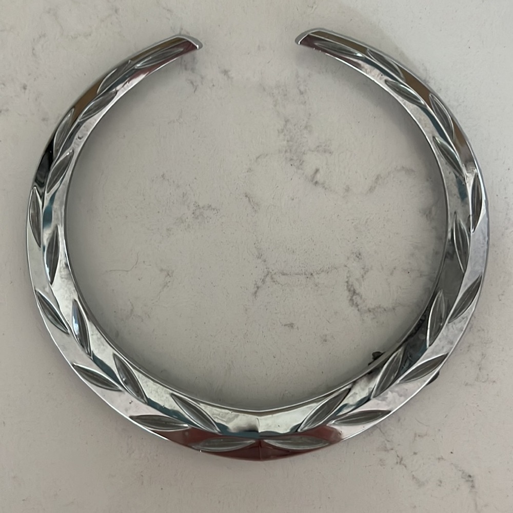 Genuine OEM GM Radiator Grille Emblem - Picture 4 of 5